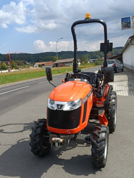Kleintraktor TAFE 6020M mit Schaltgetriebe